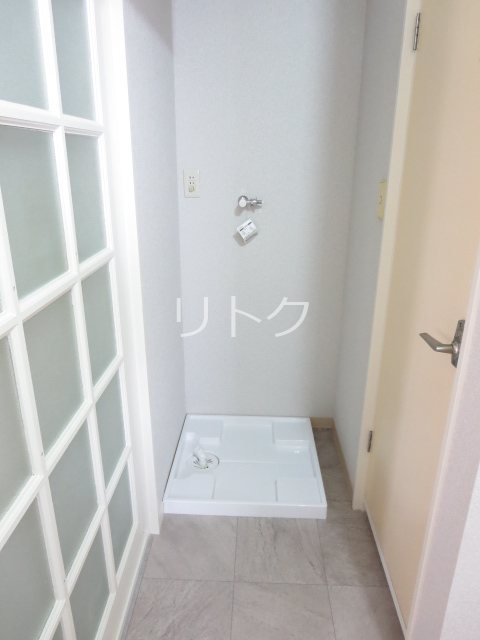 ファミール喜多見 洗濯機置き場